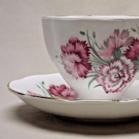 Queen Anne Fine Bone China England Floral Footed Tea Cup and Saucer - Picture 2 of 15